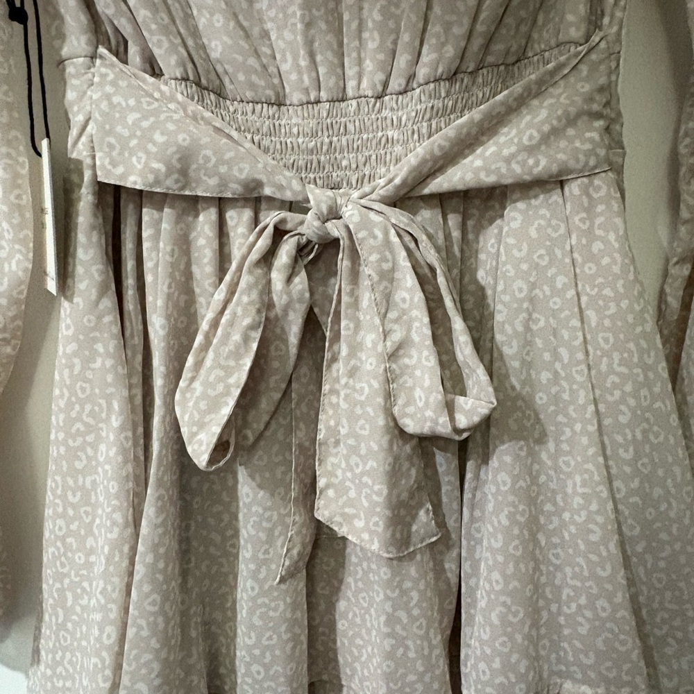 Chic Beige Long Sleeve Dress - Picture 5 of 7